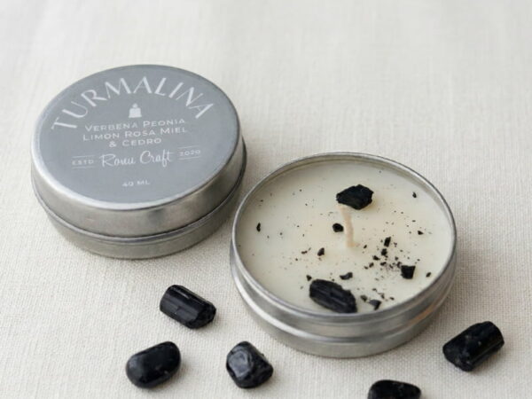 "Vela mini pastillero Turmalina – RONU Craft – aroma Floral, fresca, cítrica suave y ligeramente dulce."