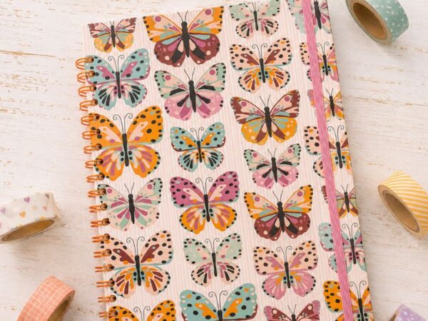 CUADERNO A4 CUADRICULADO "BRISA DE MARIPOSAS"
